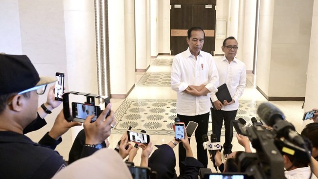 Jokowi mengaku kerap merasa inferior jika ada tamu negara lain nan datang dan memuji Istana Negara di Jakarta dan Bogor.