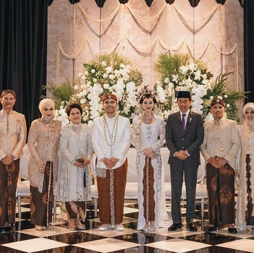 Thariq dan Aaliyah Bongkar Kado dari Jokowi dan Iriana, Isinya...