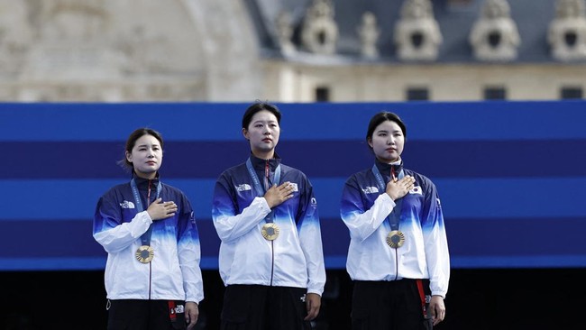 Tim panahan putri Korea Selatan berhasil memenangkan emas Olimpiade Paris 2024. Hal ini membuat mereka merebut emas Olimpiade dalam 10 edisi beruntun.