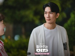 Akhirnya Punya Akun IG, Uhm Tae Goo Bagikan Potret Sosok Kesayangan