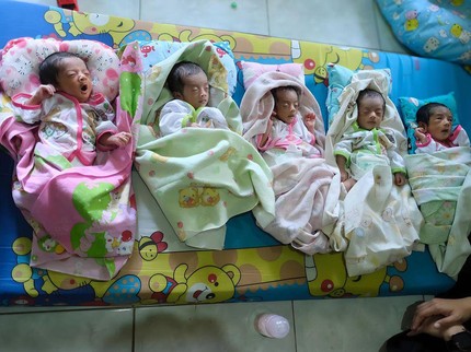 Ini Dia Nama Bayi Kembar 5 Asal Indramayu, Ketemu Kembar AIUEO juga Lho