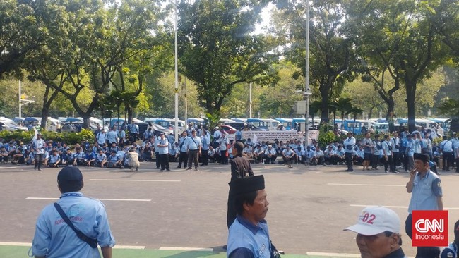 Sopir Jaklingko menuntut transparansi pembagian kuota atas penyerapan pikulan reguler berasosiasi dengan program Jaklingko nan tidak adil.