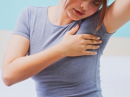 Ketahui Cara Meredakan Rasa Nyeri Payudara saat Haid