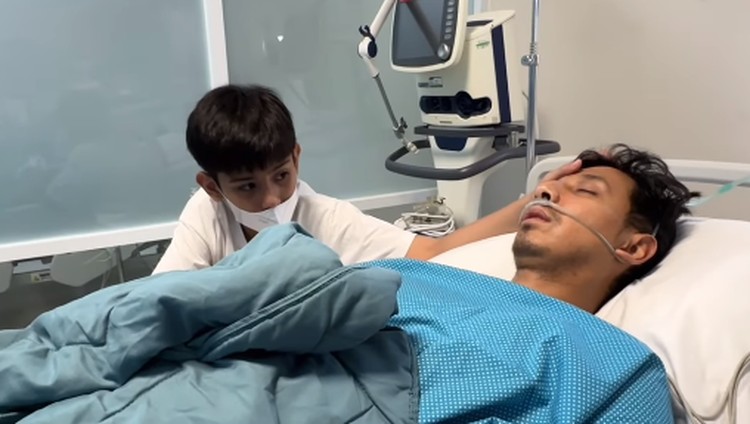 King Faaz Rawat Ayah Sambung di ICU