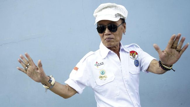 Tessy meminta berbagai selebaran yang pakai fotonya dan tulisan "Mister T" sebagai sosok diduga dalang judi online untuk dihapus.