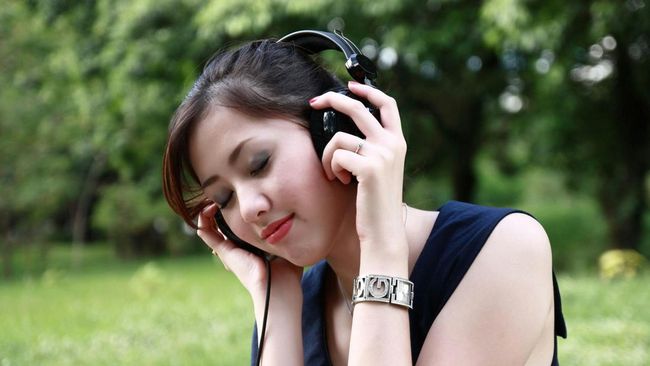 5 Daftar Manfaat Mendengarkan Musik untuk Kesehatan Mental