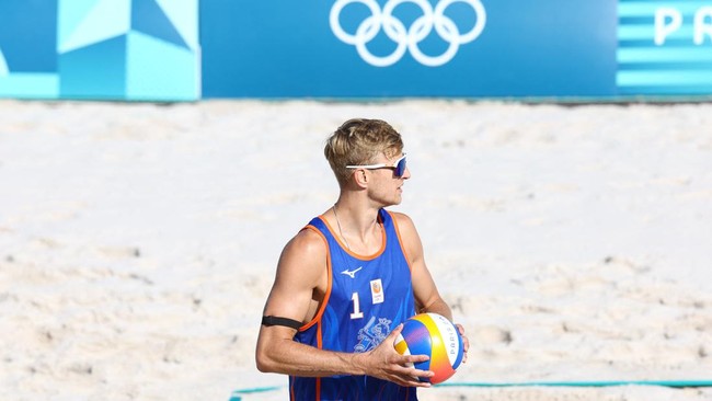 Olimpiade Paris 2024 kembali mendapat kecaman setelah mengizinkan pemerkosa anak yang merupakan atlet voli pantai belanda, Steven van de Velde.