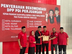 PDIP Serahkan Surat Rekomendasi ke 7 Bacakada di Jatim, Ini Daftarnya