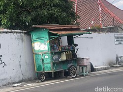 Rokok Dilarang Dijual Ecer, Pedagang di Timoho Jogja Waswas Pembeli Sepi