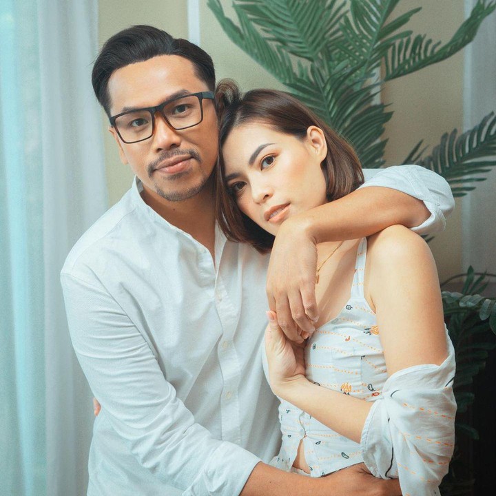 <p>Mantan vokali band Kerispatih yang satu ini secara resmi mengucapkan janji suci pada 22 Juli 2017. Meski terlambat mengucapkan selamat ulang tahun kepada sang istri, Sammy tetap mengungkapkan perasaannya dengan romantis. (Foto: Instagram@sammysimorangkir)</p>