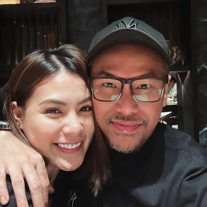 <p>Momen spesial itu diketahui langsung melalui foto keluarga yang diunggah oleh Sammy melalui akun Instagram priadinya. Pada kesempatan itu, ia menuliskan <em>caption</em> cukup panjang yang mengutarakan isi hati. (Foto: Instagram@sammysimorangkir)</p>
