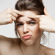 Biar Kembali Mulus, Ini 7 Cara Ampuh untuk Menghilangkan Bruntusan di Dahi