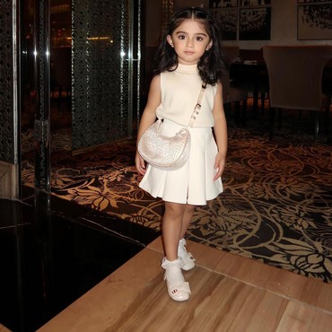 Dijuluki Bayi Artis Tercantik, Guzel Anak Margin & Ali Syakieb Pintar Pose Bak Model