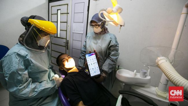 Layanan scaling gigi bisa ditanggung BPJS Kesehatan secara penuh. Simak cara dan syarat scaling gigi pakai BPJS Kesehatan berikut.