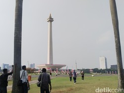 Pengunjung Protes Monas Tutup Jam 16.00: Di Sini Enaknya Sore ke Malam