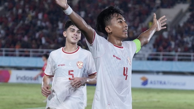 Timnas Indonesia U-17 berhasil unggul 1-0 atas Kuwait pada menit ketujuh lewat sundulan Mathew Baker usai meneruskan umpan sepak pojok Muhamad Zahaby Gholy.