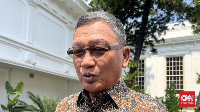 Menteri ESDM Arifin Tasrif meminta masyarakat menunggu saja soal kepastian apakah dirinya bakal ditendang Jokowi dari kabinet atau tidak.