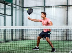 Mengenal Olahraga Padel yang Lagi Populer, Mirip Tenis tapi Lebih Fun