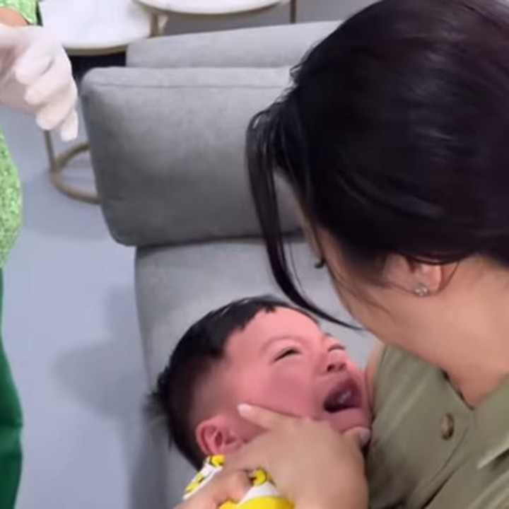 <p>"PIN polio pagi ini. Drama sedikit karena dia pikir disuntik," ujar Nikita Willy melalui Instagram Stories-nya beberapa waktu lalu. (Foto: Instagram: @nikitawillyofficial94)</p>