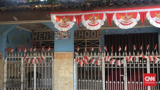 Terduga pelaku penganiayaan terhadap seorang anak berumur dua tahun di Wensen School Depok, juga merupakan pemilik tempat penitipan anak tersebut.