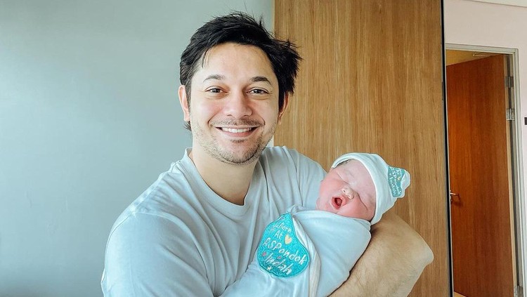 Andrew Andika