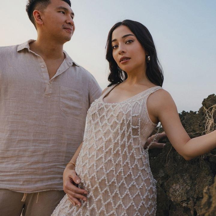<p>Aktris Nikita Willy mengumumkan kabar kehamilan keduanya pada pertengahan Juni 2024. Perempuan 32 tahun ini akan kembali melahirkan anak laki-laki, setelah sebelumnya dikaruniai anak laki-laki bernama Issa Xander Djokosoetono. Belum lama ini, Nikita dan suaminya Indra Priawan mengadakan acara syukuran 4 bulanan kehamilan kedua ini. (Foto: Instagram @nikitawillyofficial94)</p>