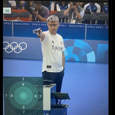 Penembak Turki, Yusuf Dikec Curi Perhatian Karena Aksinya di Olimpiade Paris