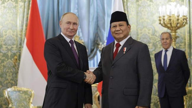 Prabowo Akan ke Rusia Temui Putin hingga Pidato di Forum Internasional Presiden Indonesia Prabowo Subianto akan mengunjungi Rusia untuk memenuhi undangan Presiden Vladimir Putin pada pekan depan.