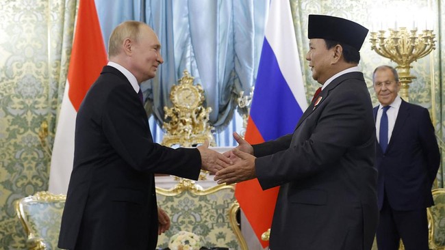PCO tegaskan Indonesia tidak condong ke satu blok tertentu menyusul rencana Prabowo ketemu Putin, bukan hadiri KTT G7.