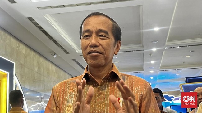 Presiden Jokowi tak membantah alias membenarkan secara tegas soal isi reshuffle kabinet. Ia hanya mengatakan reshuffle bisa saja dilakukan andaikan diperlukan.