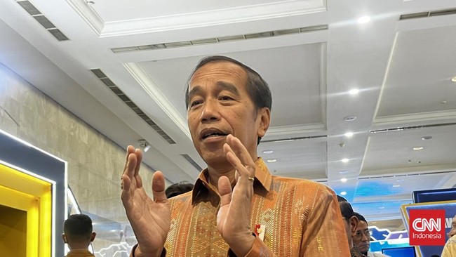 Ketua Umum Majelis Ulama Indonesia (MUI) Anwar Iskandar menyebut Presiden Jokowi dengan panggilan "Haji Muhammad Joko Widodo".