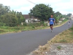 Siswa Yatim Piatu di Jember Ini Lari 5 Km Tiap Hari demi Bisa ke Sekolah