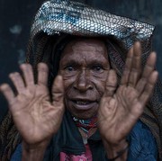 Mengulik 6 Tradisi Paling Unik dari Berbagai Wilayah di Dunia, Ada Pemotongan Jari di Indonesia!