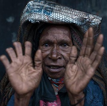 Mengulik 6 Tradisi Paling Unik dari Berbagai Wilayah di Dunia, Ada Pemotongan Jari di Indonesia!