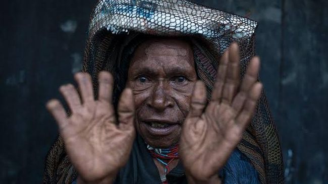 Mengulik 6 Tradisi Paling Unik dari Berbagai Wilayah di Dunia, Ada Pemotongan Jari di Indonesia!