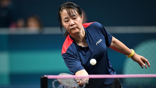 Zeng Zhiying memiliki cerita luar biasa sebagai atlet tenis meja putri Chile yang debut pada Olimpiade Paris 2024 di usia 58 tahun.