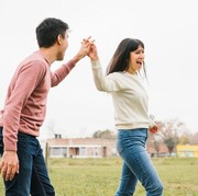 5 Cara agar Kamu Merasa Bahagia dalam Hubungan Tanpa Bergantung pada Pasangan