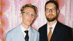 Lirik Lagu la la la that's how it goes - HONNE