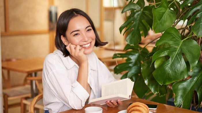 Ilustrasi perempuan/Foto: Freepik/benzoix