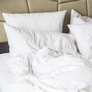 Kapan Waktu Tepat Buat Cuci Sprei, Bantal, Selimut dan Kasur? Cek di Sini!