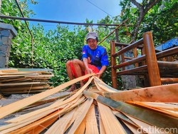 Merajut Hidup dalam Sunyi Lewat Kerajinan Bambu ala Pak Udung