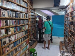 Berburu Kaset Bekas di Blok M Square: Nostalgia Zaman Tap Radio