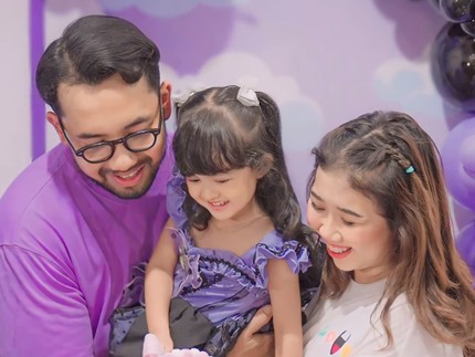 7 Potret Keseruan Ultah ke-4 Aisya Anak Kiky Saputri, Seru Bertema Kuromi