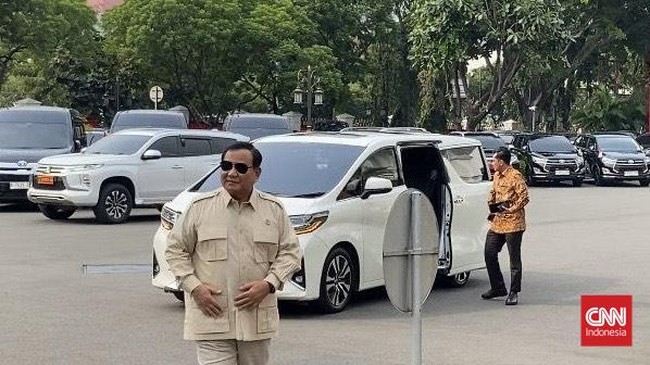 Presiden RI Terpilih Prabowo Subianto menemui Presiden Joko Widodo di Istana Kepresidenan, Jakarta, Jumat (2/8) sekitar pukul 14.50 WIB.