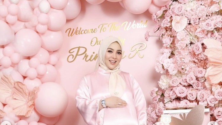 Princess Syahrini Melahirkan, Sebelumnya Asyik Kulineran Bareng Suami Princess Syahrini Melahirkan, Sebelumnya Asyik Kulineran Bareng Suami