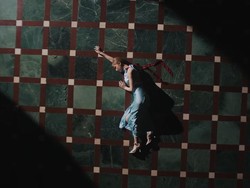 Lirik Lagu Run Away - Tzuyu TWICE