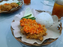 Beda Ayam Geprek, Ayam Penyet, dan Ayam Gepuk
