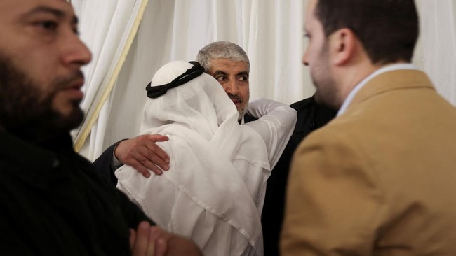 FOTO: Kandidat Kuat Pemimpin Hamas Khaled Mashal di Pemakaman Haniyeh