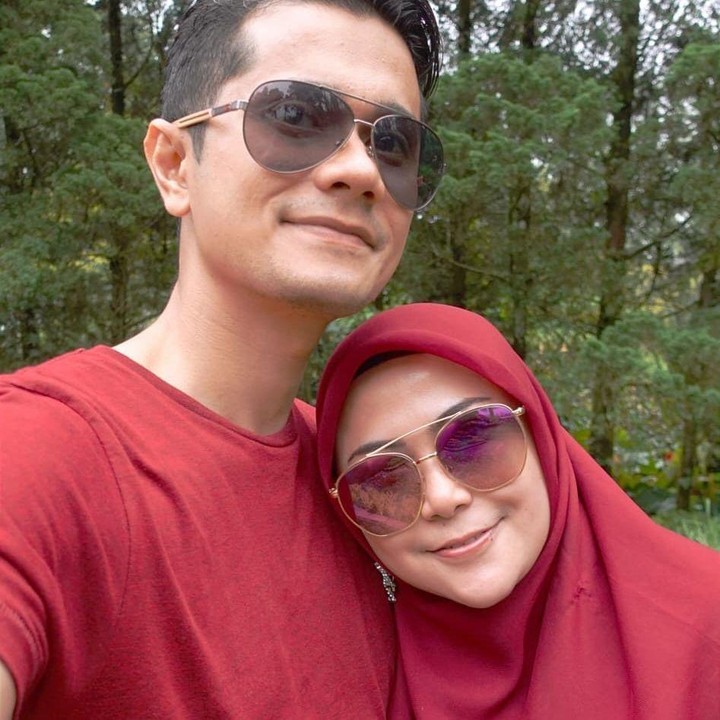 <p>Kerap dibully netizen, Ferdi Ali berusaha menguatkan hati sang istri dengan memberikan nasihat yang menyentuh. "Saya sudah nasihatin Silvi, justru kalau yang kayak gitu kita ketawain saja. Apa yang mereka ketik sekarang akan dipertanggung jawabkan nanti. Kalau kita jawab, mereka malah senang," kata Ferdi, dikutip dari kanal <em>YouTube TRANS TV OFFICIAL,</em> Sabtu (3/8/24). (Foto: Instagram @ferdiali56)</p>