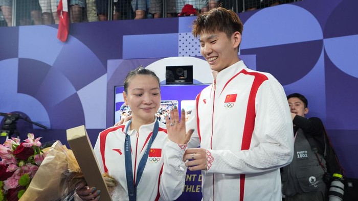 Bikin Heboh Pas Olimpiade, Begini Spesialnya Cincin Tunangan Atlet Bulu Tangkis Huang Yaqiong dan Liu Yuchen